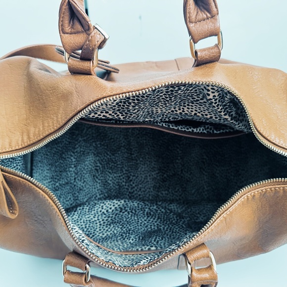 Brown Vegan Leather Duffle Bag - Travel/Weekender/Outting - Picture 4 of 8